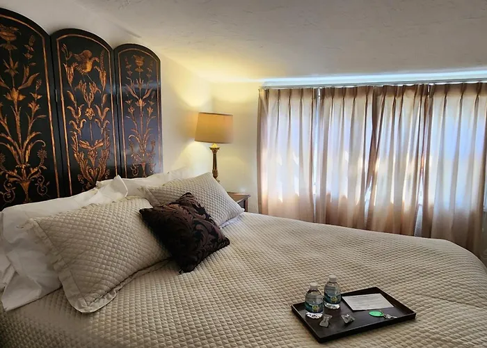 Lily Creek Lodge