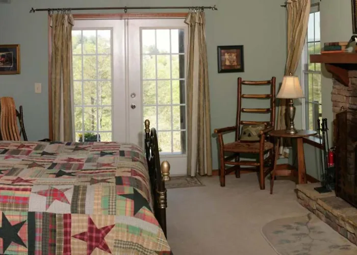 Long Mountain Lodge